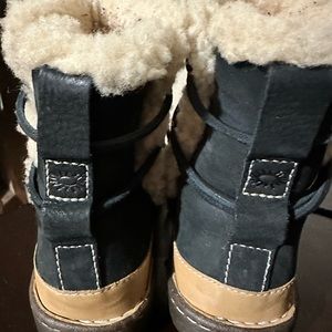 LOWERED PRICE AND DISCOUNTED SHIPPING Uggs suede fur boots size 8